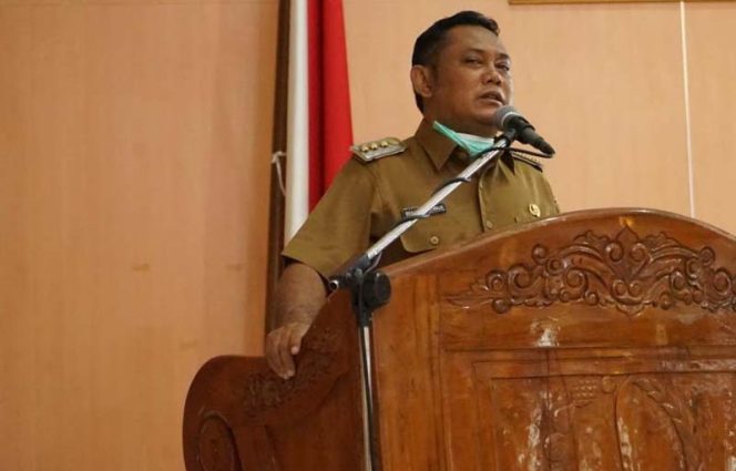
					Bupati Bekasi Eka Supria Atmaja dalam pengarahan kepada 58 bakal calon Kepala Desa di Gedung Wibawa Mukti, Senin (23/3).