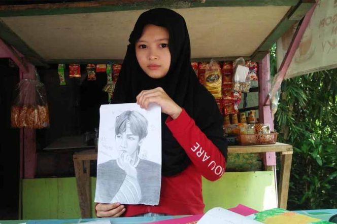 
					Febby Ayu Lissa Aryanti (17) Gadis Remaja asal Sukabumi terpaksa, hanya mengenyam bangku SMP saja.