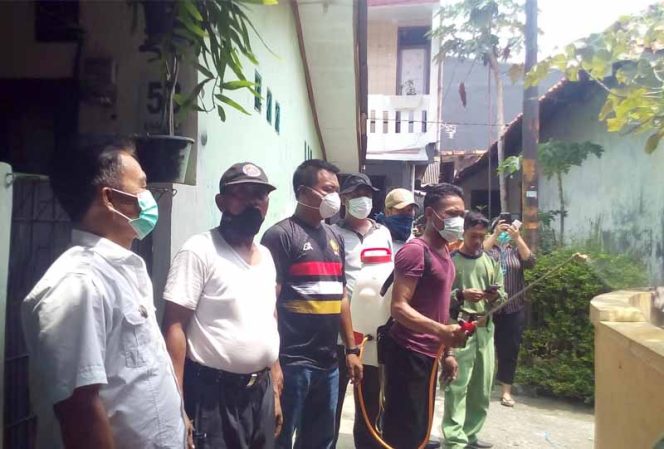 
					Aparatur Kelurahan Jaksam Bersama Warga Antisipasi Penyebaran Corona