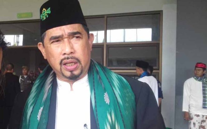 
					KH Madinah, Ketua Pengurus Cabang Nahdlatul Ulama (PCNU) Kota Bekasi.