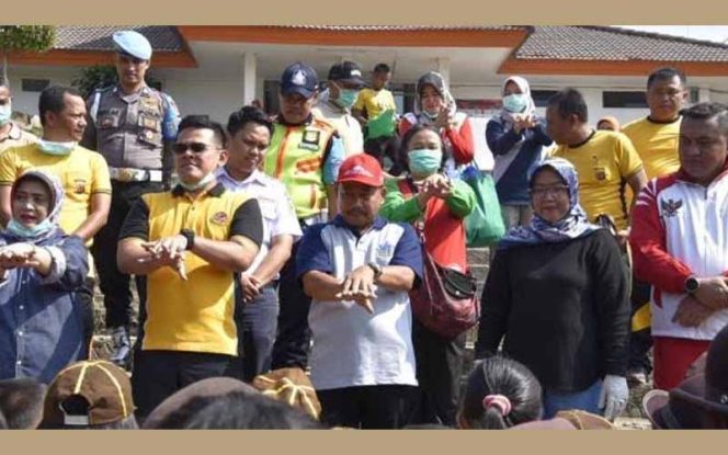 
					Kegiatan korve dan sosialisasi pencegahan virus Corona di Stasiun Cibinong, Sabtu (14/03/20).