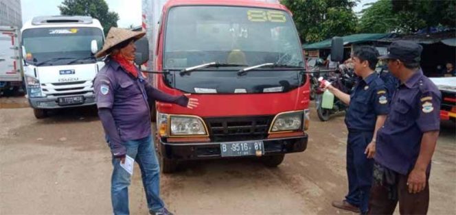 
					Organda Semprot Disifektan di Angkutan