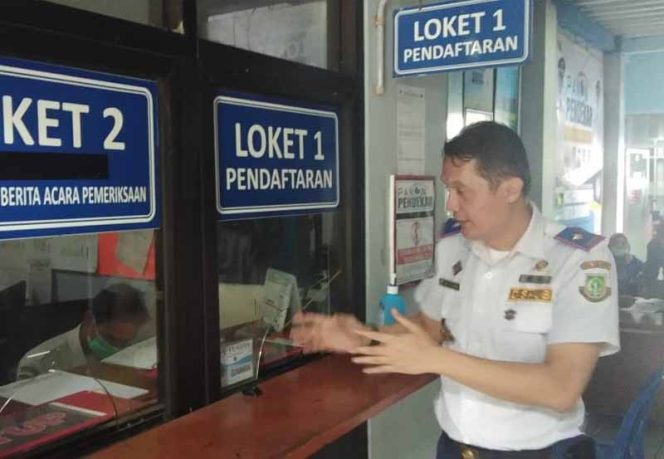 
					Kepala Dinas Perhubungan dan Bina Marga Kota Sukabumi, Abdul Rachman pada acara launching smart card KIR, Selasa (17/3).