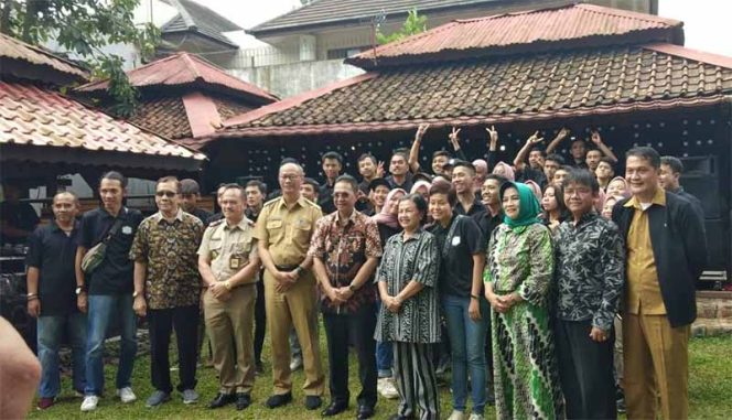 
					Wakil Wali Kota sukabumi Andri Hamami di acara Fhoto Coffe Cafe 1ST Anniversary. Di Hotel Taman Sari Kota Sukabumi. Selasa (10/3).