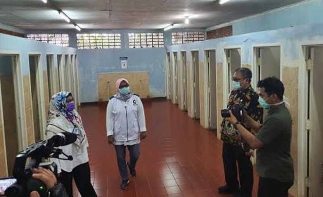 
					Bupati Bogor Ade Yasin, meninjau fasilitas gedung pendidikan dan latihan (diklat) milik Kemendagri di desa Kemang Bogor.