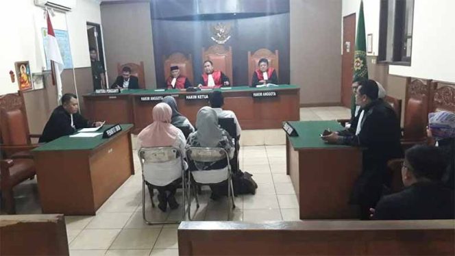 
					Sidang lanjutan kasus pencemaran nama baik.