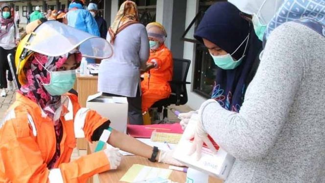 
					Tes cepat massal virus corona di 27 kota/kabupaten yang dimulai sejak Rabu (25/03).