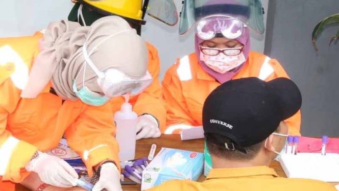 
					Tes cepat massal virus corona di 27 kota/kabupaten yang dimulai sejak Rabu (25/03).