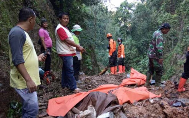 
					Dua korban tewas asal Kabupaten Bekasi, yakni Abdul Rohman (28) dan Oman Suganda (28).