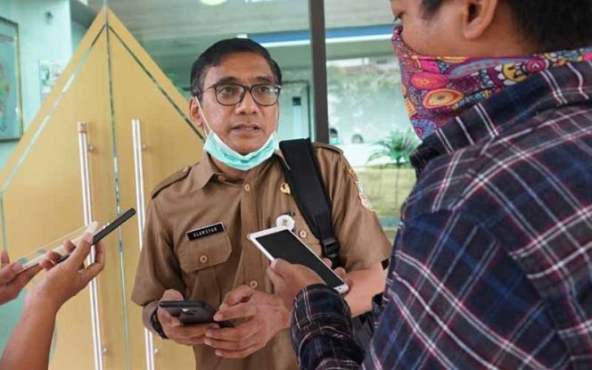 
					Juru Bicara Pusat Informasi dan Koordinasi Penanganan COVID-19 Kabupaten Bekasi, Alamsyah.