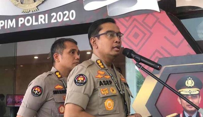 
					Kepala Bagian Penerangan Umum Polri, Kombes Pol Asep Adisaputra
