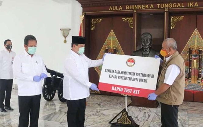 
					Kementerian Pertahan memberikan bantuan berupa alat test cepat atau Rapid Test Kit untuk Pemerintah Kota (Pemkot) Bekasi.