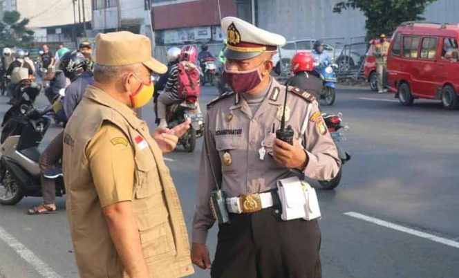 
					Wali Kota Bekasi Memantau langsung PSBB