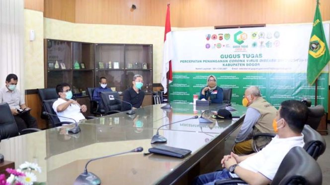 
					Rapat Evaluasi PSBB, Empat Kepala Daerah