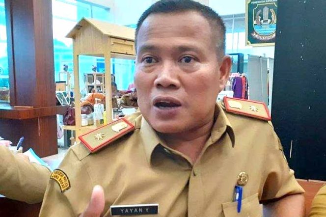 
					Kepala Dinas Lingkungan Hidup Kota Bekasi, Yayan Yuliana