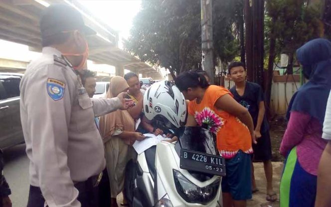 
					Data Warga di Pinggir Jalan, Bimaspol dan Lurah Berang