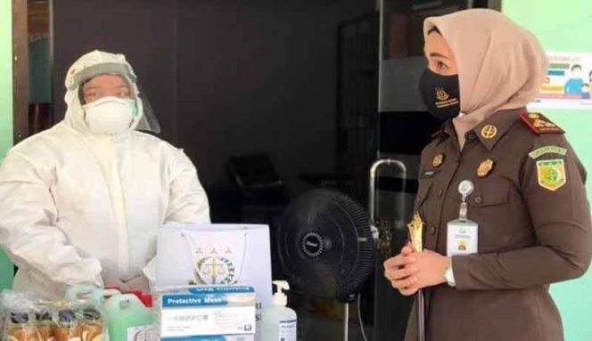 
					Kejaksaan Negeri Kabupaten Bekasi akan mengawal penggunaan anggaran penanganan Covid-19 agar tepat sasaran dan tidak terjadi penyimpangan.