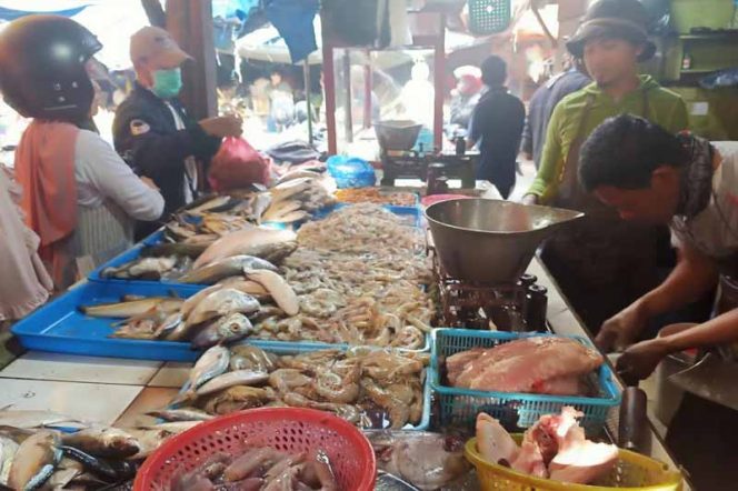 
					Pasar Tradisional di Sukabumi Tetap Buka