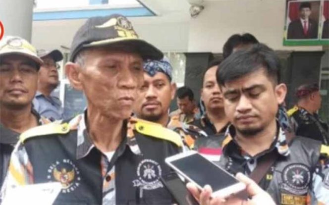
					Asep Sukarya selaku Sekretaris Distrik saat memberikan keterangan kepada awak media.