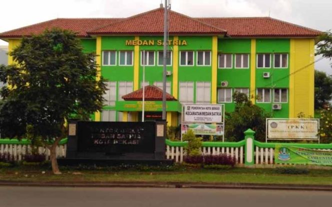 
					Empat Kelurahan di Medan Satria Terima Bantuan Sembako