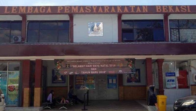 
					Napi Lapas Bulak Kapal Diduga Gunakan Telepon Selular