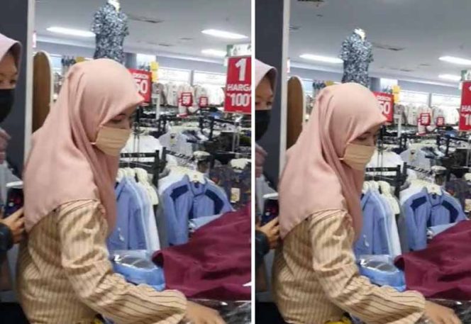 
					Salah satu mal Bekasi yang masih buka