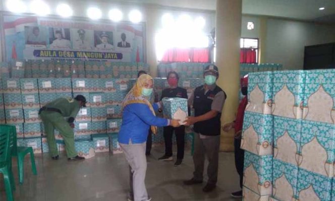 
					Pendistribusian bantuan sosial dari Dinas Sosial Pemkab Bekasi, kusut dan dikeluhkan kepala desa di wilayah kabupaten Bekasi.