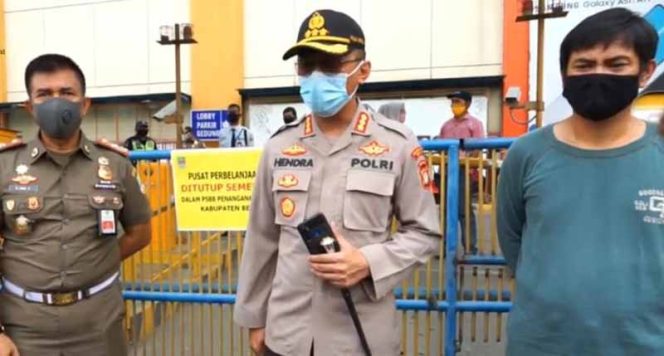 
					Kapolres Metro Bekasi, Hendra Gunawan mengatakan Mal Sentra Grosir Cikarang (SGC) telah ditutup sementara sampai batas waktu yang belum ditentukan.