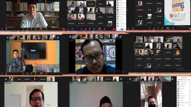 
					Kelas daring Pemilu melalui aplikasi zoom