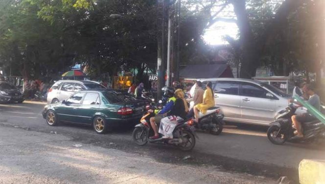 
					Insiden Kompleks Graha Indah Satpol PP Provokasi PKL Berontak