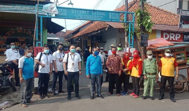 
					Team Sekel, Kemensos dan Mabes Polri Pantau Distribusi Bansos di RW 11 Jaksam.