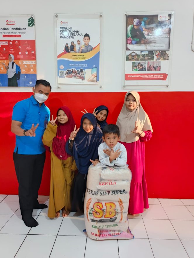 
					Agenda Rutin, BRI Pasar Minggu Berbagi Jumat Berkah