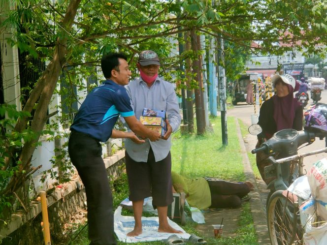 
					BRI BO Bekasi Harapan Indah adakan program Jumat Berkah